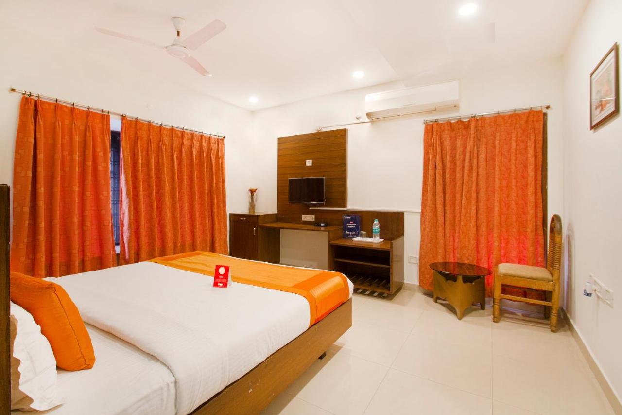 Vaccinated Staff - Oyo 11400 The Down Town Suites Hyderabad Exterior photo