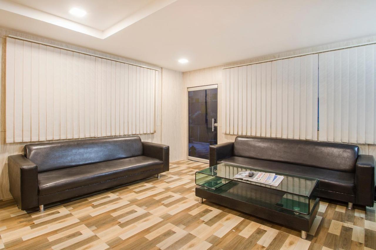 Vaccinated Staff - Oyo 11400 The Down Town Suites Hyderabad Exterior photo