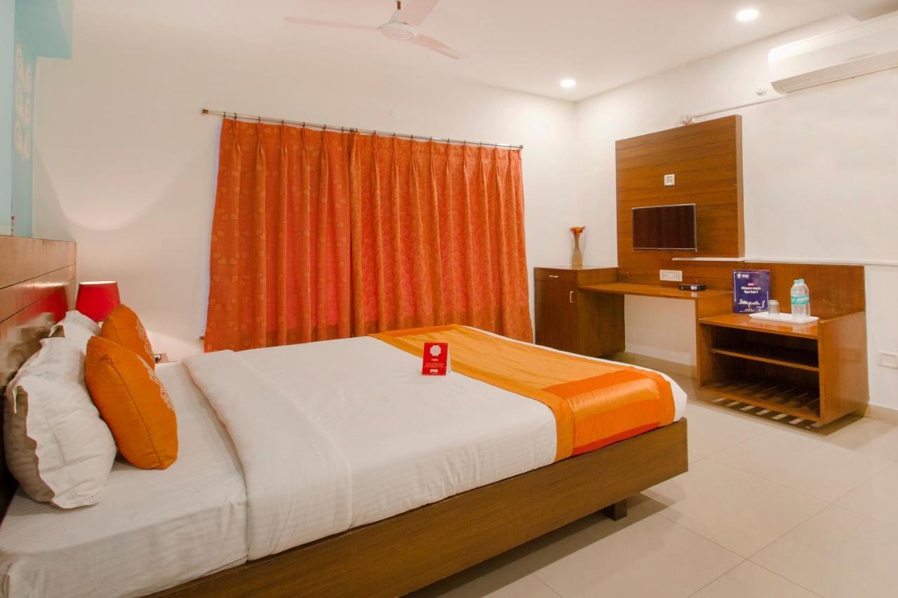 Vaccinated Staff - Oyo 11400 The Down Town Suites Hyderabad Exterior photo
