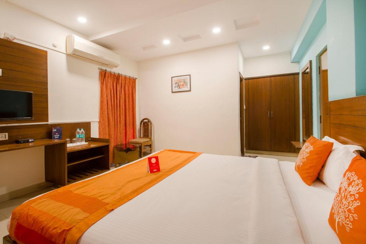 Vaccinated Staff - Oyo 11400 The Down Town Suites Hyderabad Exterior photo