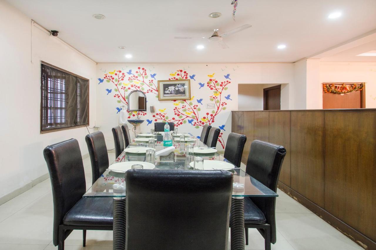 Vaccinated Staff - Oyo 11400 The Down Town Suites Hyderabad Exterior photo