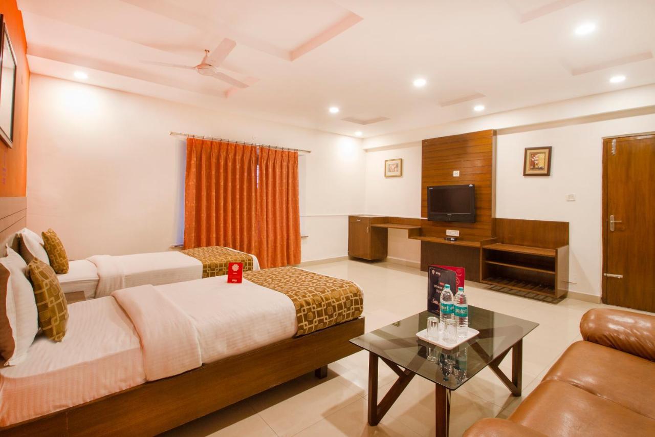 Vaccinated Staff - Oyo 11400 The Down Town Suites Hyderabad Exterior photo