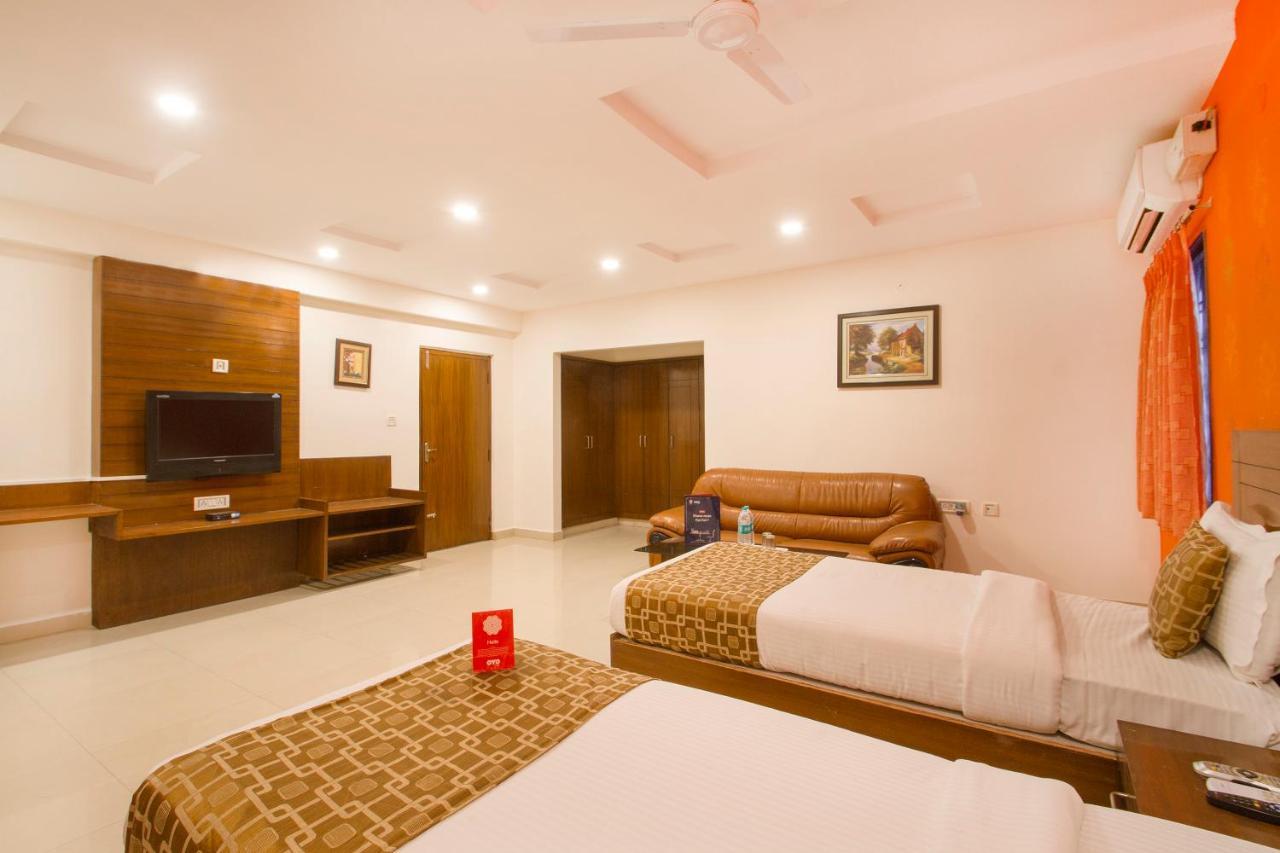 Vaccinated Staff - Oyo 11400 The Down Town Suites Hyderabad Exterior photo